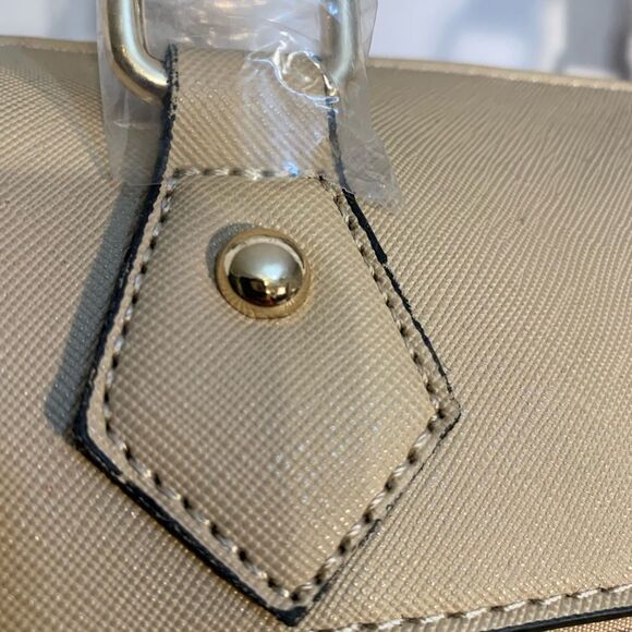 Marilyn Monroe “MM” Nude colored Handbag & Wristlet Set - Picture 4 of 10